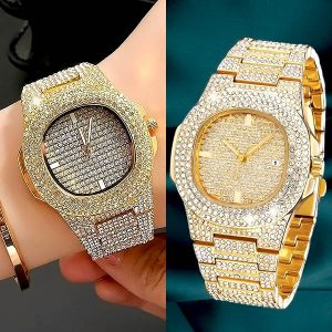 Луксозен часовник с кристали | LUXURIA